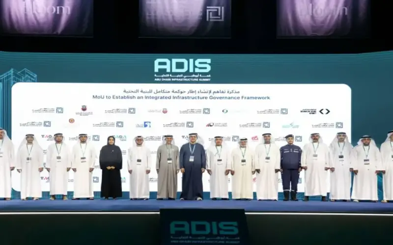 قمّة أبوظبي للبنية التحتية تستقطب 6000 مشارك في يومها الأول